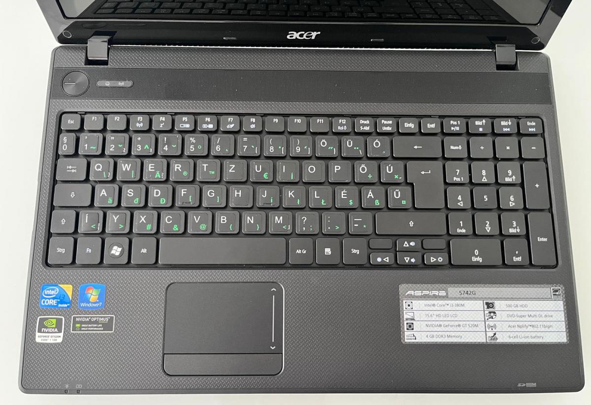 Acer S742G